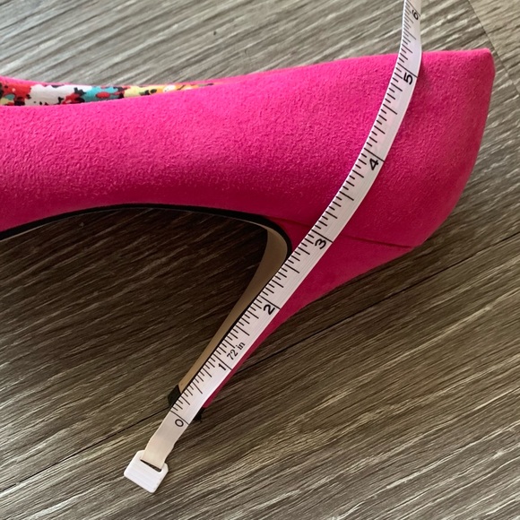 Madden Girl hot pink pumps - Picture 8 of 8